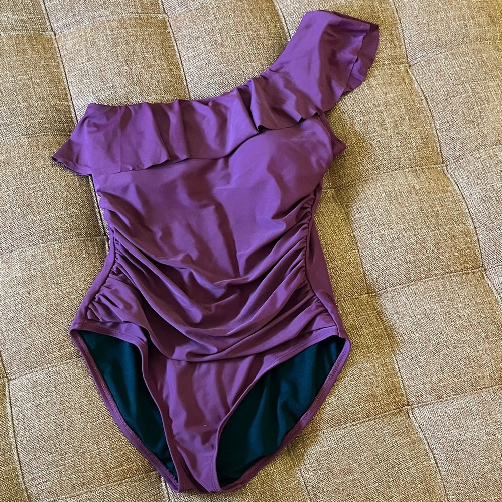 Elegant Purple One-Shoulder Women's Swimsuit